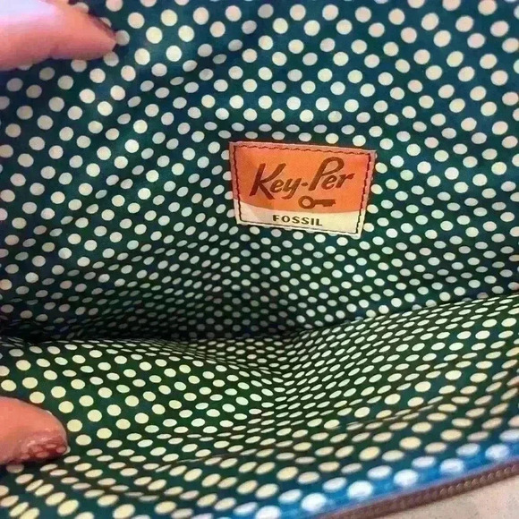 Fossil purse clutch iPad case - Picture 6 of 8